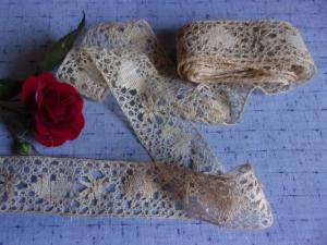  belle dentelle ancien au fuseau, dentelle de lin, 3 mètres
