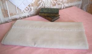 Drap ancien en métis , état neuf