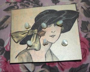 6 mini boutons anciens en nacre, poupée