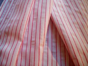  BEAU TISSU ANCIEN BLANC FINEMENT RAYE ROUGE