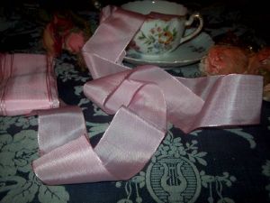  JOLI RUBAN ANCIEN ROSE, 2,50 mètres