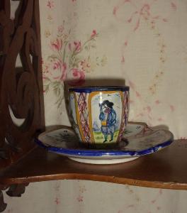    JOLIE TASSE ANCIENNE QUIMPER .HB