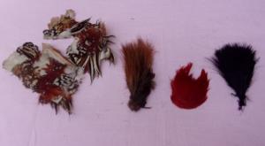 plumes anciennes pour chapeau, 4 ensembles de plumes