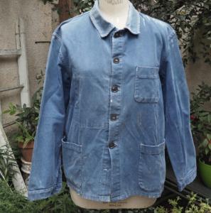 Veste ancienne , bleu de travail, usagée, ouvrier, atelier, ferme, campagne