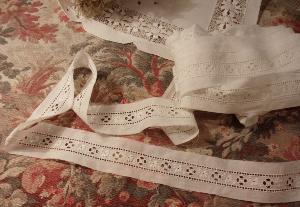 FINE BRODERIE ANGLAISE ANCIENNE