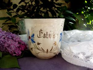  Jolie tasse ancienne 19 ème , ESTIME  