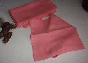  10 Jolies serviettes anciennes roses, monogrammées PD
