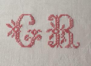 monogramme ancien CR sur serviette