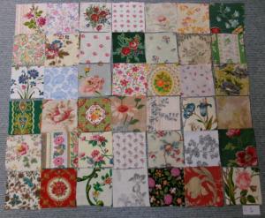 Lot de 42 petits coupons de tissus anciens pour patchwork..L