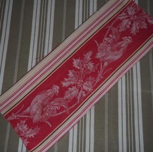 2 toiles à matelas anciennes dont un morceau d'une rare toile avec coqs, 19ème, rouge 