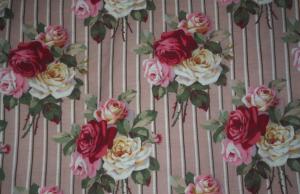 Tissu ancien, superbes roses