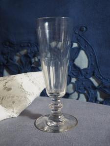 Verre ancien, flute à champagne , 19 ème