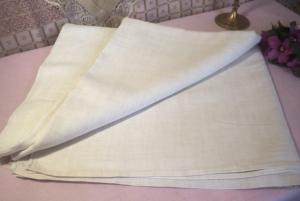 Toile ancienne de lin souple , coloris blanc crémeux, pour déco, grande taille
