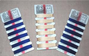 Un lot de 3 cartes anciennes, fil de soie ancienne marque " Au tailleur" soie véritable *