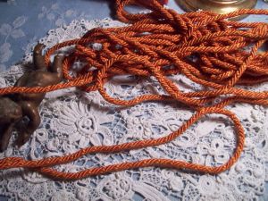 JOLIE PETITE CORDELIERE PASSEMENTERIE ANCIENNE 3M GALON 